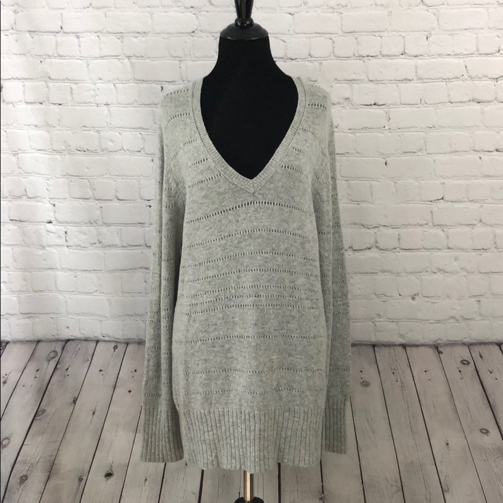 Old Navy Exclusive Grey V-Neck Sweater Shirt XL